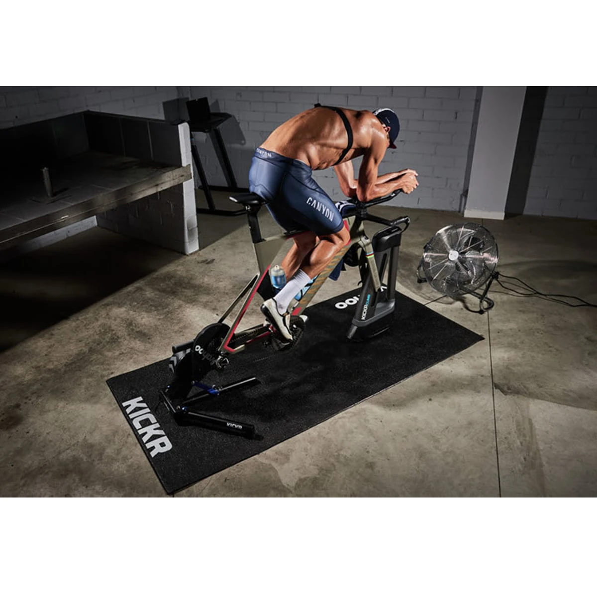 Wahoo Fitness Vloermat Voor KICKR Trainer - Zwart 2 Wahoo Fitness Vloermat Voor KICKR Trainer - Zwart - Afbeelding 2