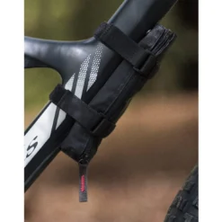 Blackburn Outpost Gereedschapstas 14 Blackburn Outpost Gereedschapstas -Aanbiedingen Rij Plezier Winkel 3510660 bbn outpost wrap frame bag black 7099767 lifestyle 4